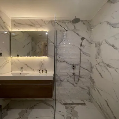 Отель Le Luxe 5*
