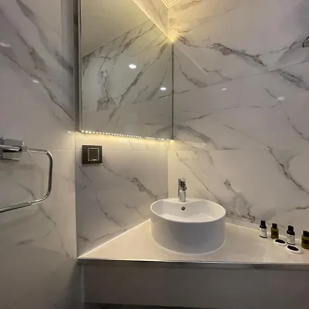 Le Luxe & Hotel