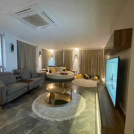 Hotel Le Luxe &