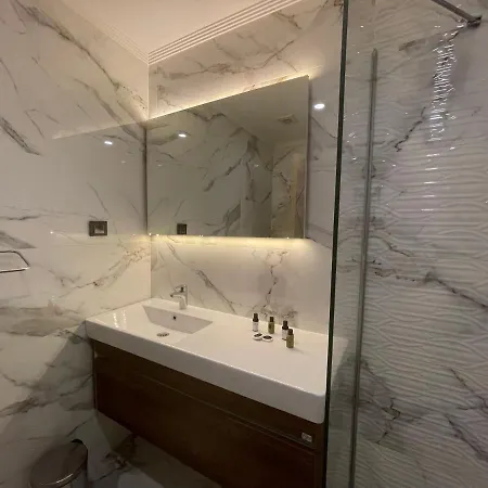 Le Luxe & Hotel