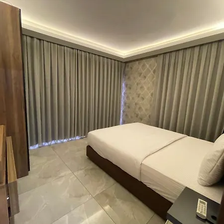 Hotel Le Luxe & 5*