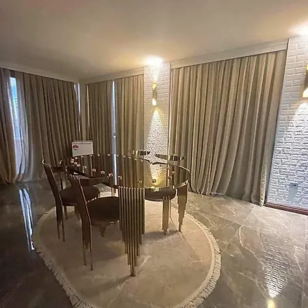 Отель Le Luxe